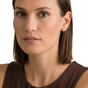 AMOR Ohrring (Ohrstecker) Damen, 375 Gold, Motiv Knoten, am Model