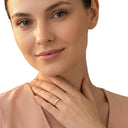 Ring mit Stein Women, am Model