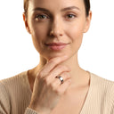AMOR Ring Unisex, Edelstahl, am Model